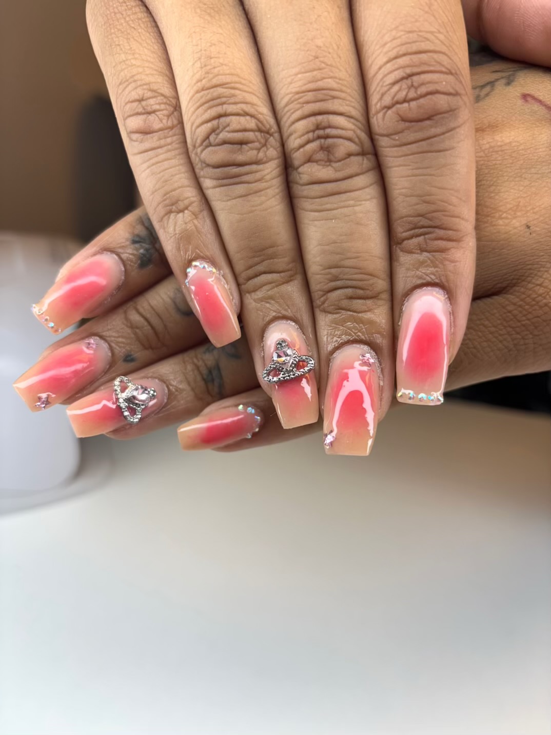 Roze aura met steentjes